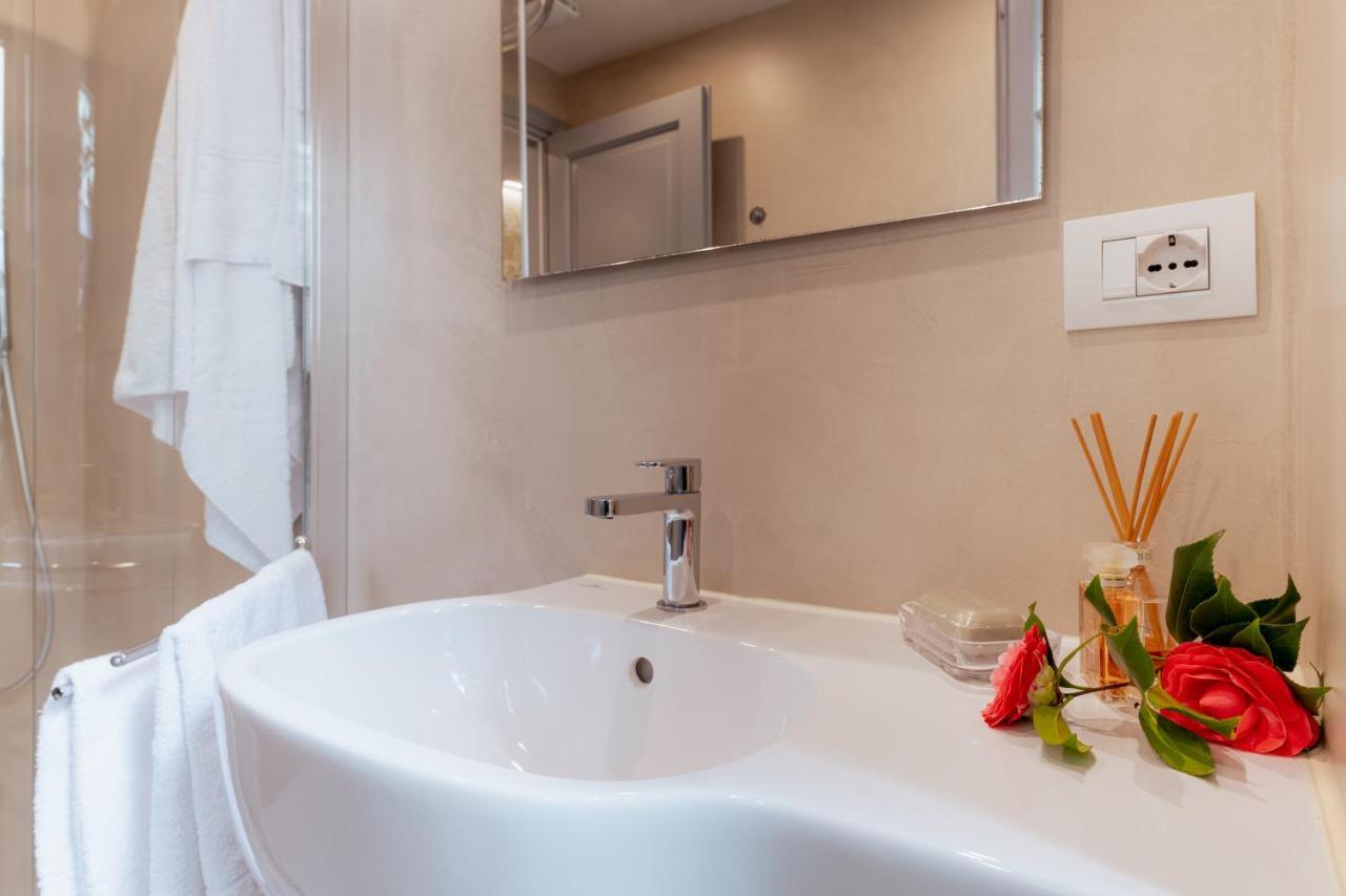 루카 Il Cortile Di Elisa & Our Flats B&B 외부 사진