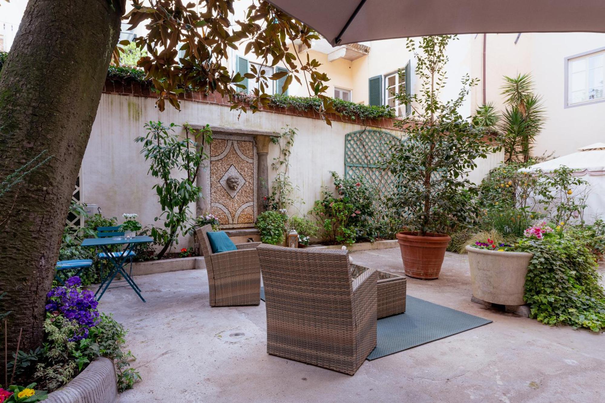 루카 Il Cortile Di Elisa & Our Flats B&B 외부 사진